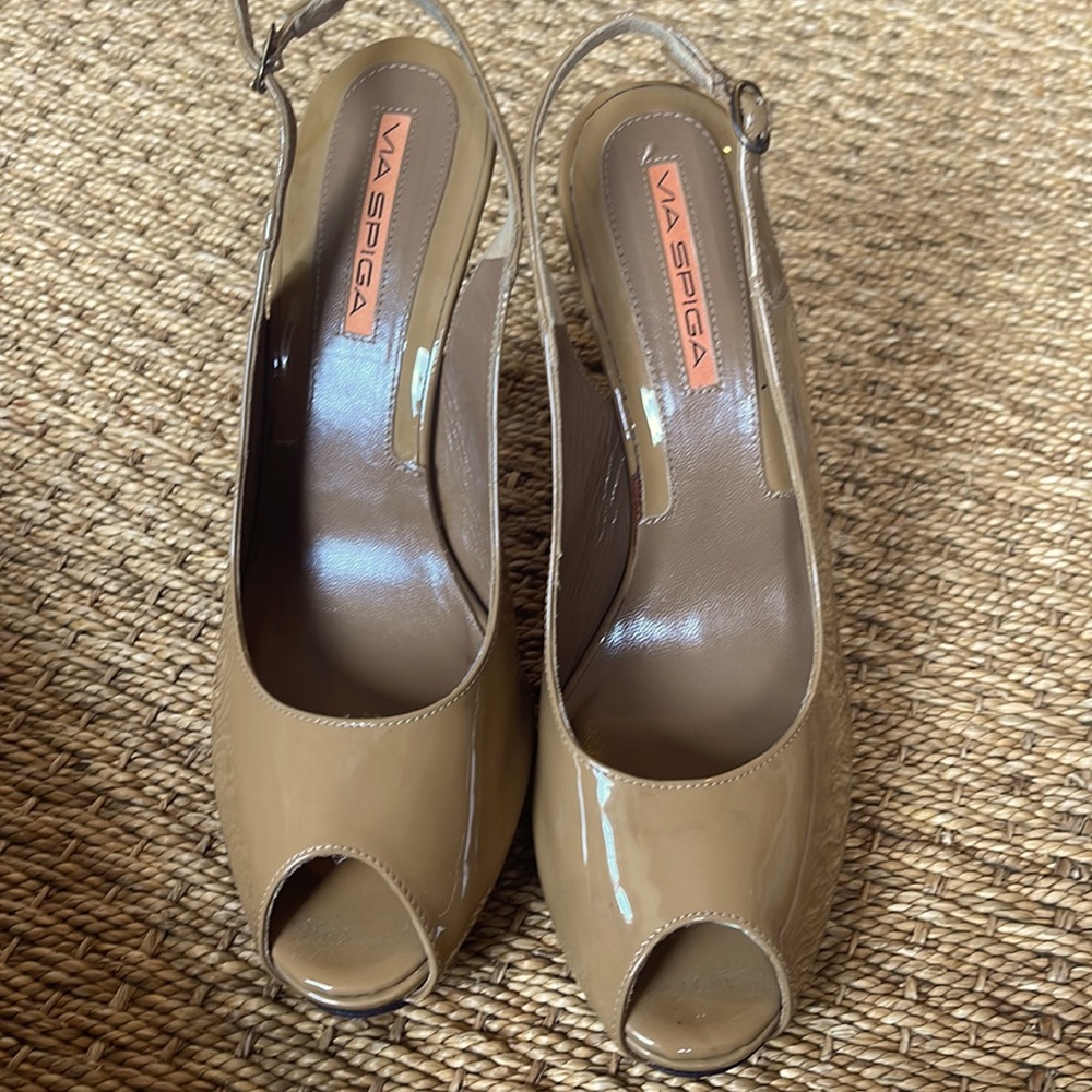 Via Spiga nude leather heels Size 9